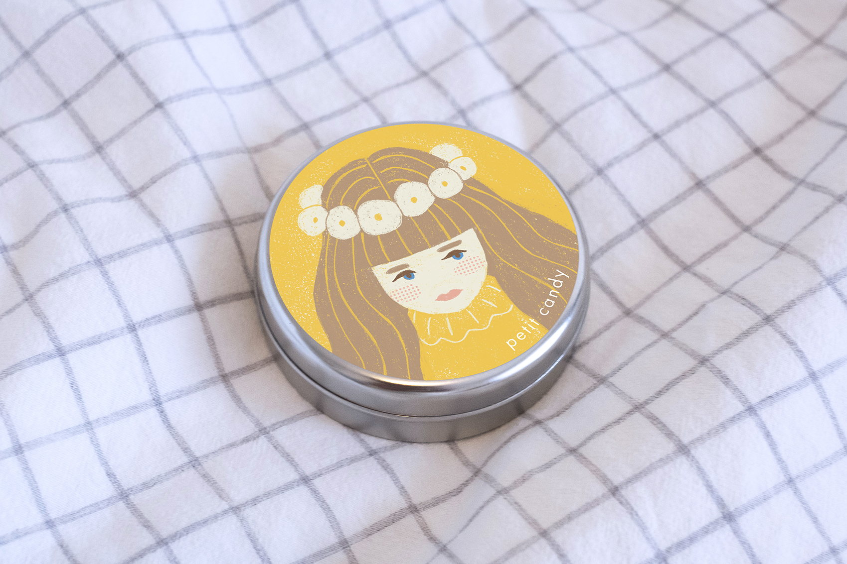 「テノヒラアート」キャンディ缶